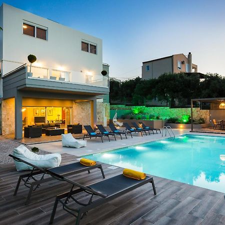 Villa Aelia I Modern & Ideal For Large Groups Galatas  Exterior photo