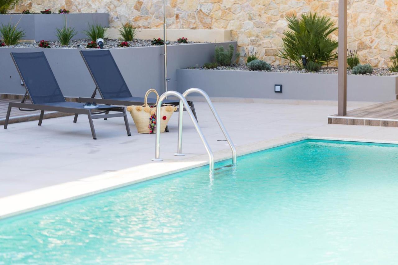 Villa Aelia I Modern & Ideal For Large Groups Galatas  Exterior photo