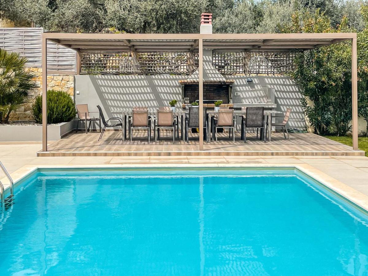 Villa Aelia I Modern & Ideal For Large Groups Galatas  Exterior photo