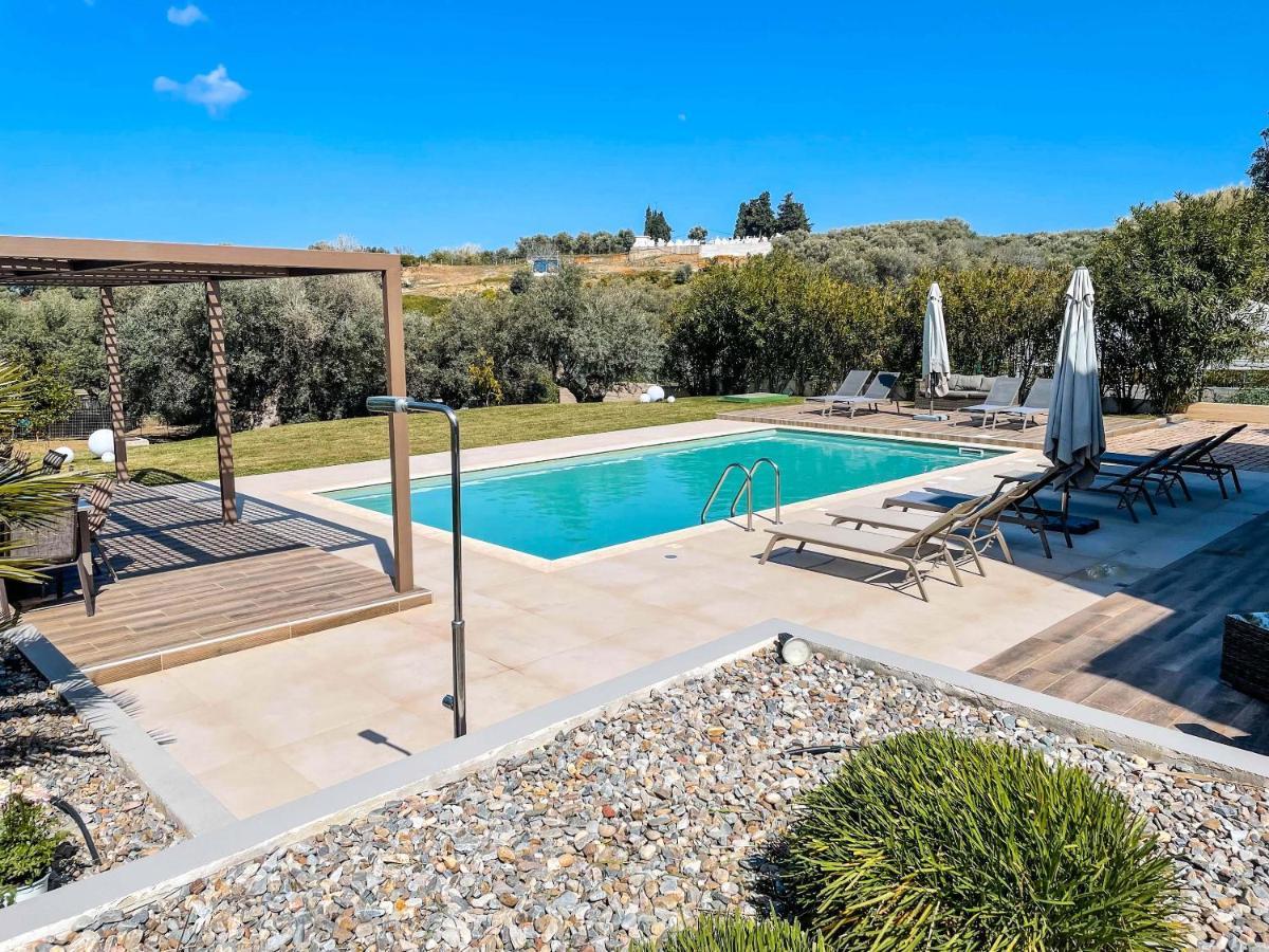 Villa Aelia I Modern & Ideal For Large Groups Galatas  Exterior photo