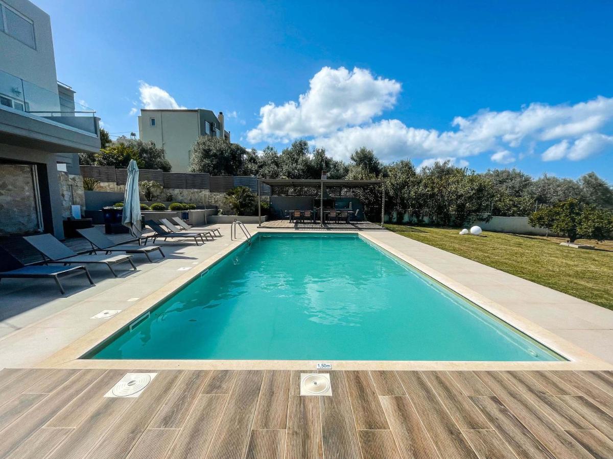 Villa Aelia I Modern & Ideal For Large Groups Galatas  Exterior photo