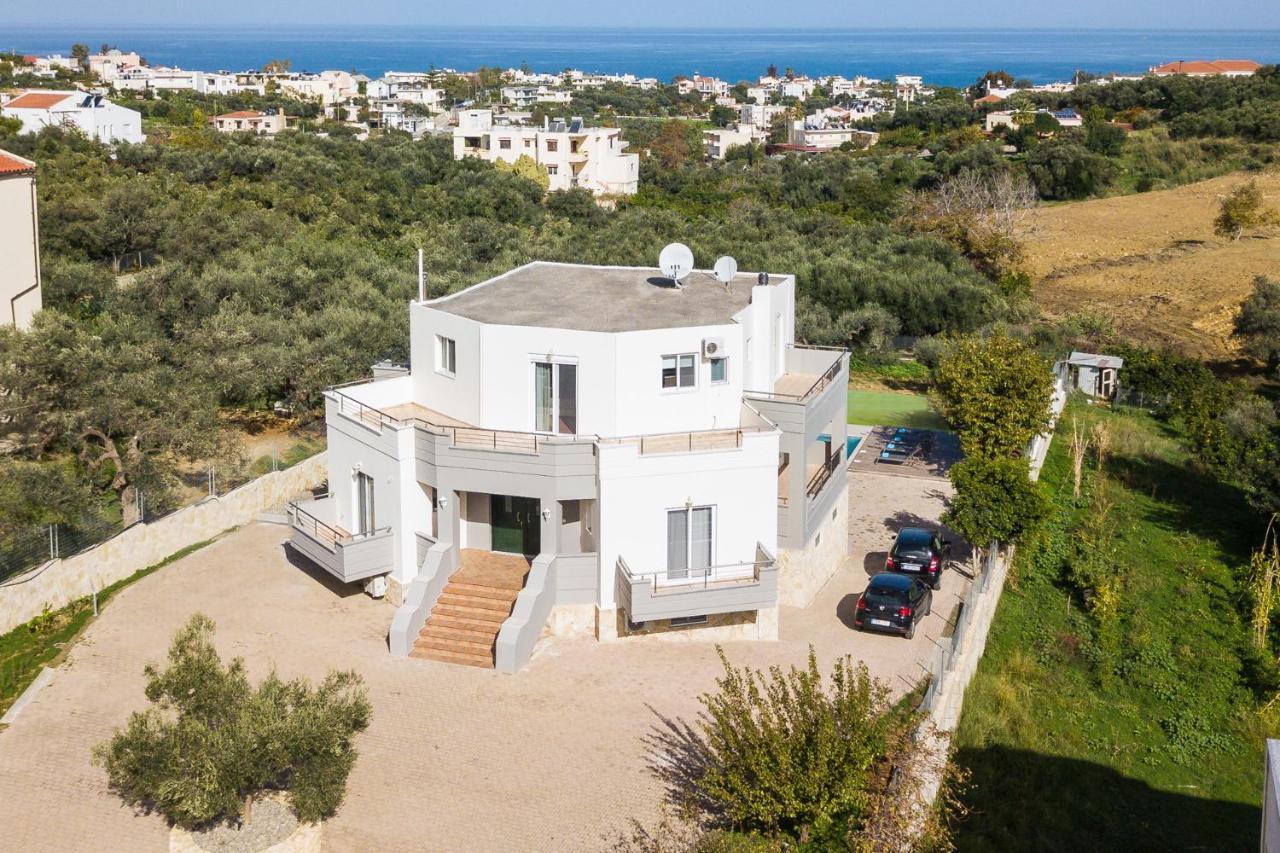Villa Aelia I Modern & Ideal For Large Groups Galatas  Exterior photo