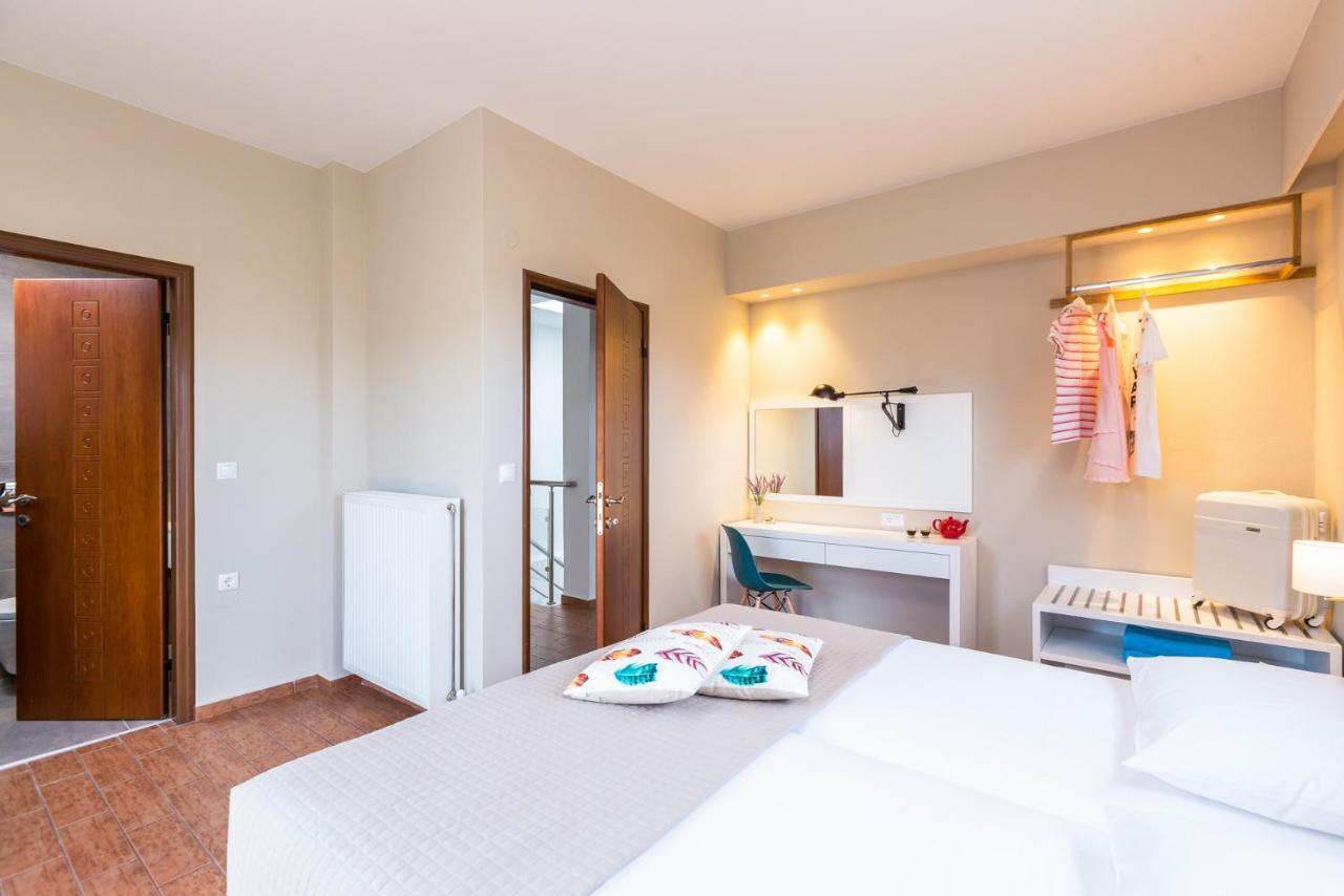Villa Aelia I Modern & Ideal For Large Groups Galatas  Exterior photo
