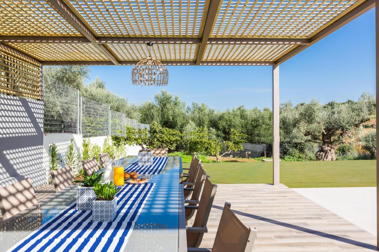 Villa Aelia I Modern & Ideal For Large Groups Galatas  Exterior photo